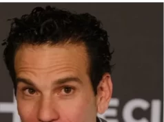 Ciudadano entrega información de Loret de Mola al presidente de México