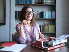 La Comunicación en la Era de la IA: Cinco Pilares que el Joven Debe Estudiar para no ser un «Periodista Viejo»